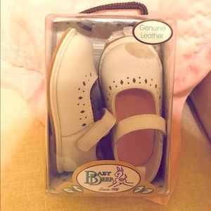 Baby Deer Size 5 (12-18) White Mary Janes